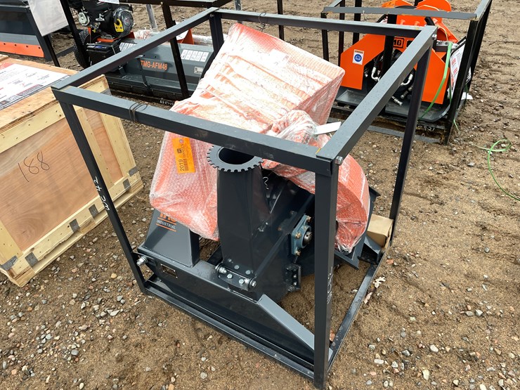 #2019-•-unused-sub-compact-wood-chipper-attachment-image-2