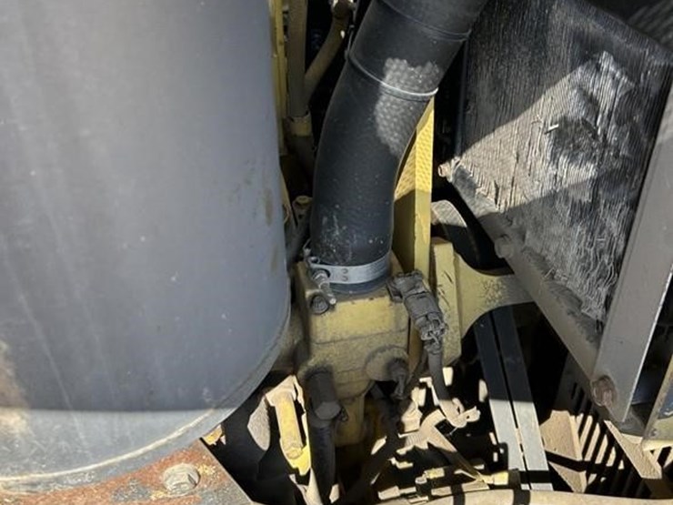 komatsu-d65ex-12-image-43