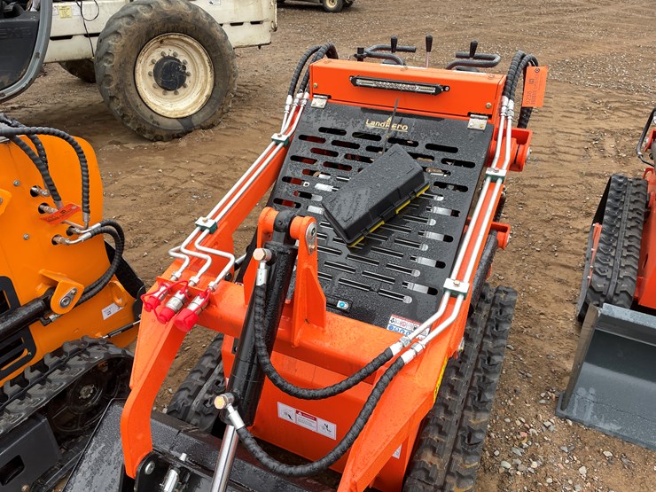 #9238-•-unused-2025-landhero-mini-skid-steer-loader-image-6