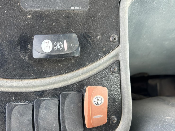 caterpillar-420d-image-61