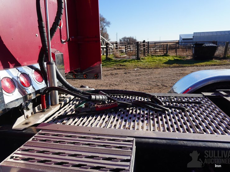 peterbilt-379-image-13