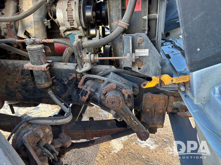 international-4900-image-22