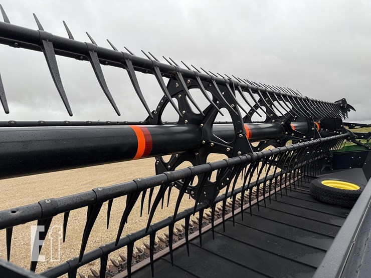 2013-john-deere-435d-image-13