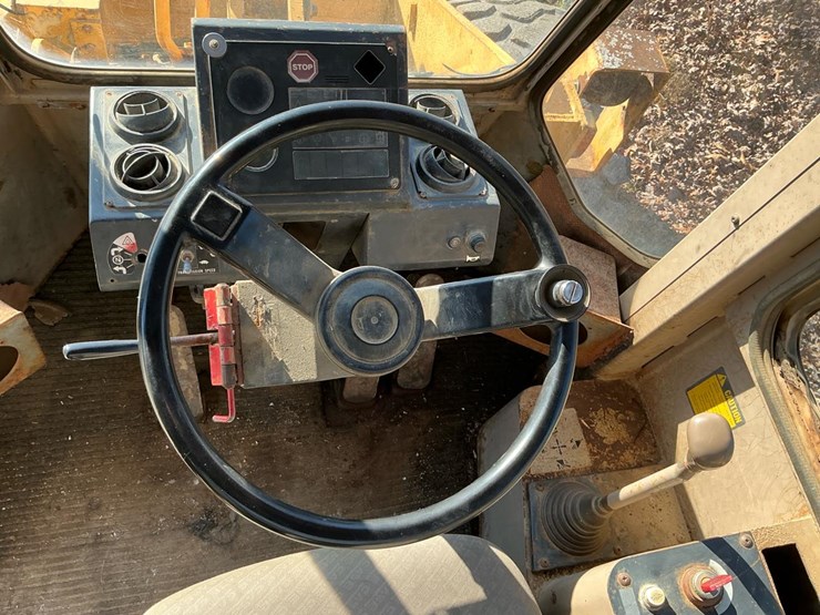 1989-deere-444e-image-19