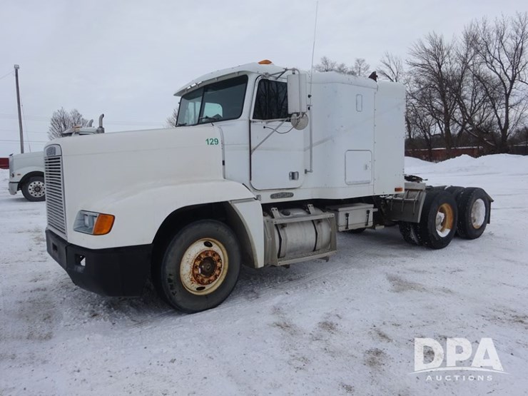 1994-freightliner-fld120-image-12