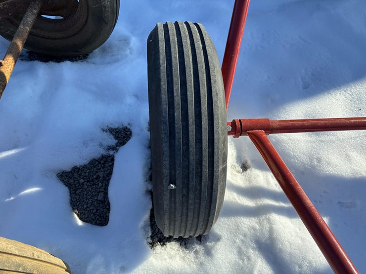 hutchinson-8x33-image-10