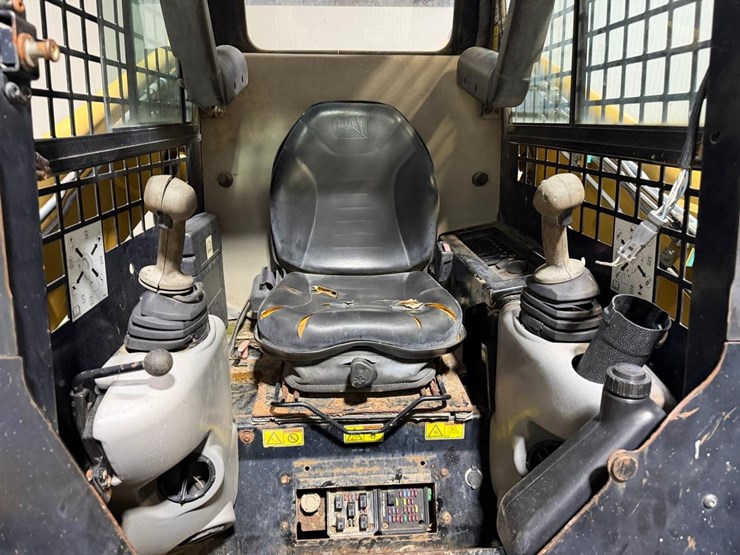 caterpillar-268b-image-17