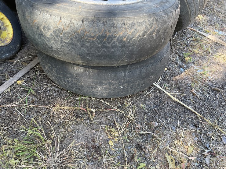 #3699-•-assortment-of-tires-and-wheels-image-10