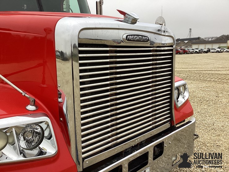 2020-freightliner-122sd-image-14