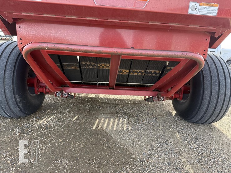 2013-case-ih-rb564-image-24