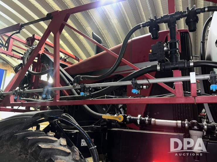 case-ih-patriot-3330-image-20