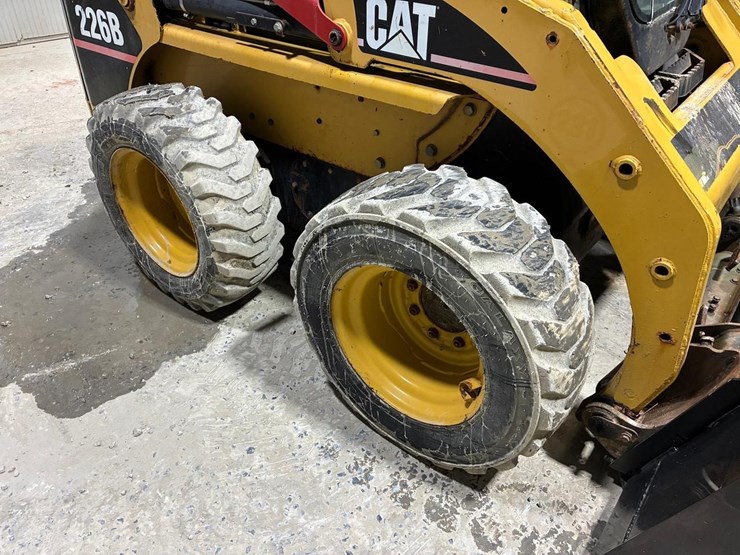 caterpillar-226b-image-12