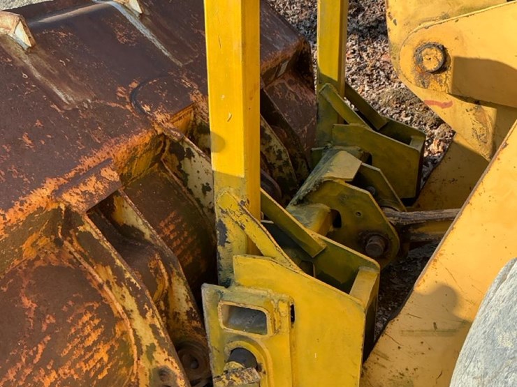 1989-deere-444e-image-55