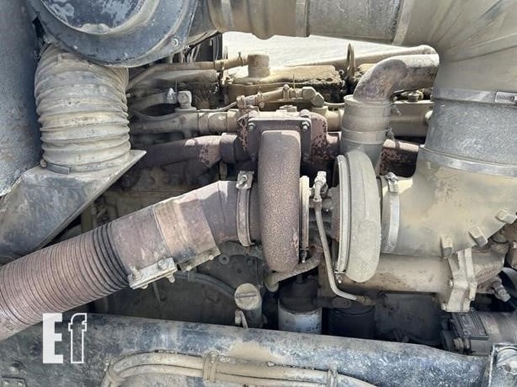 1985-freightliner-fld120-image-46