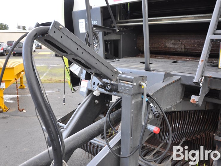 2020-claas-455-rollant-uniwrap-round-baler/bale-wrapper-image-11