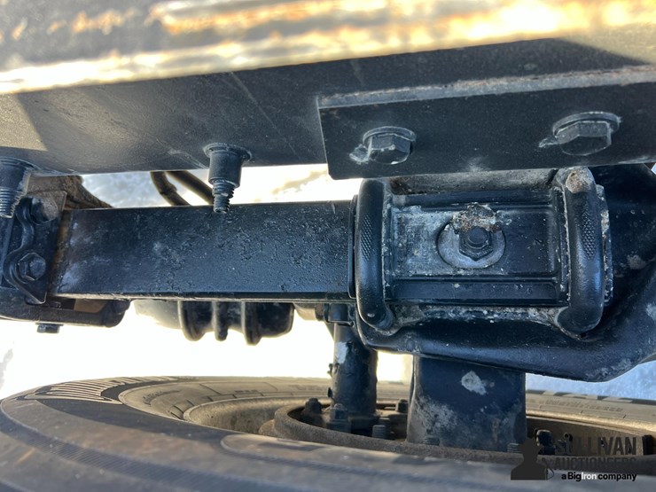 2014-peterbilt-388-image-11