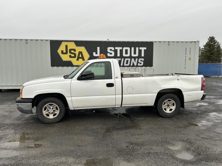 2003-chevrolet-silverado-pickup-image-2