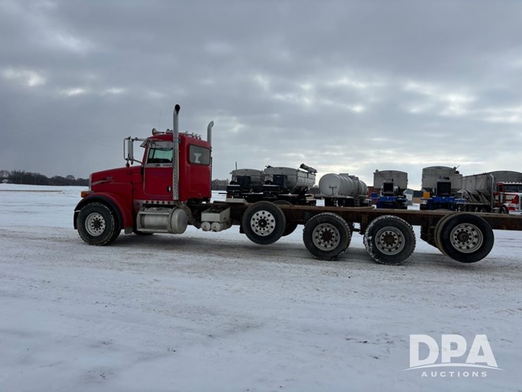 peterbilt-365-image-15