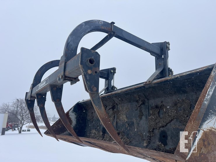 new-holland-tv140-image-20