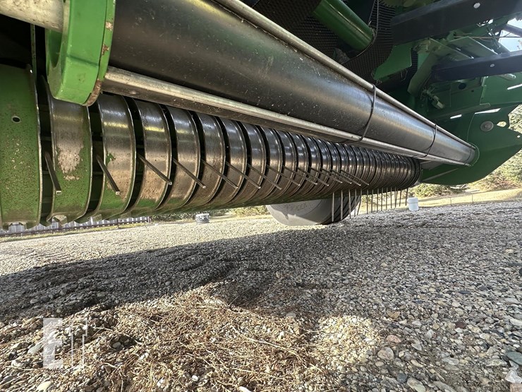 2018-john-deere-560m-image-8