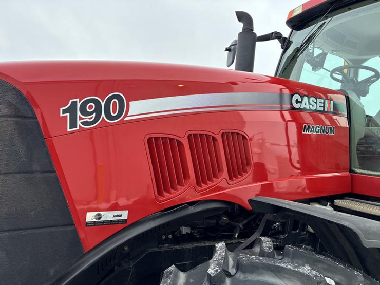 case-ih-magnum-190-image-38