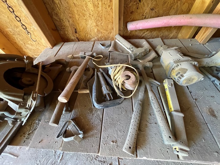 #3672-•-tools-and-large-wooden-table-image-23