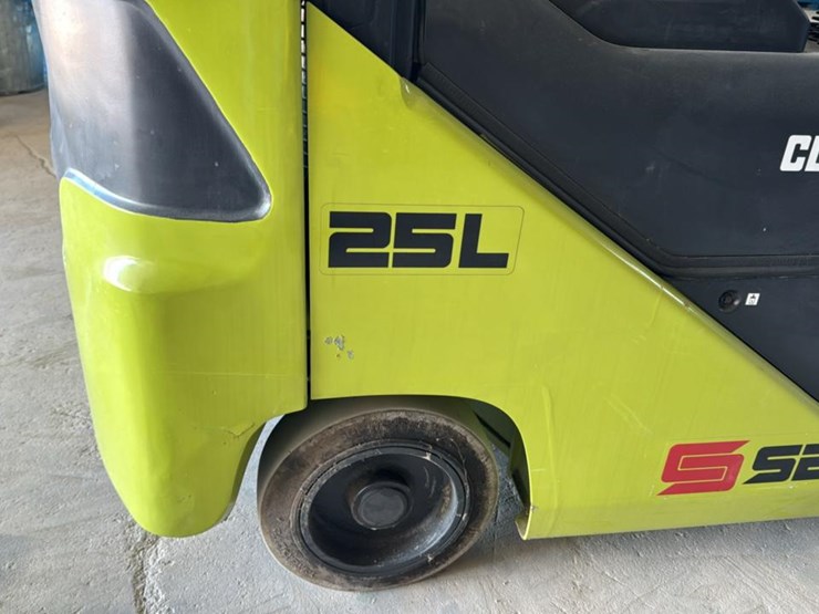#112-•-2021-clark-s25cl-forklift-image-38
