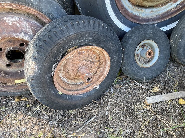 #3699-•-assortment-of-tires-and-wheels-image-7