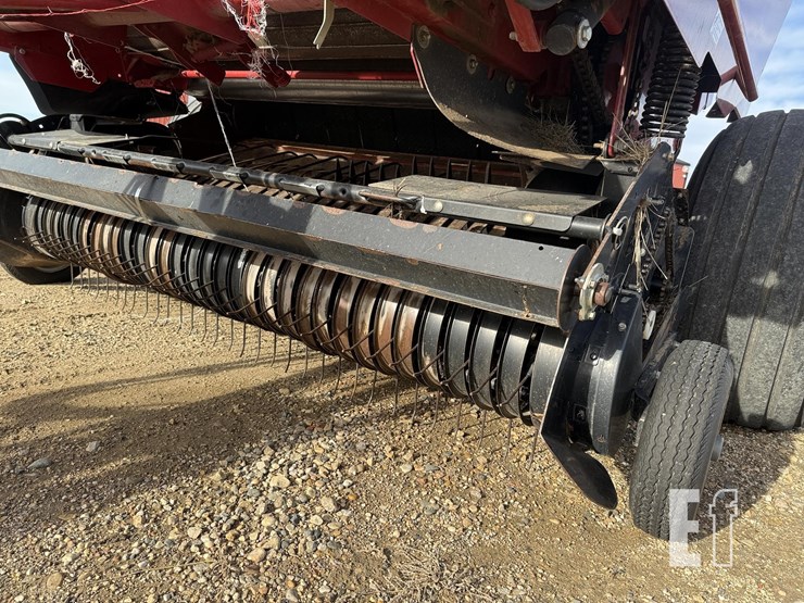 2013-case-ih-rb564-image-17