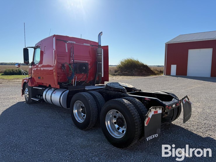 2007-volvo-vnl-t/a-sleeper-truck-tractor-image-7