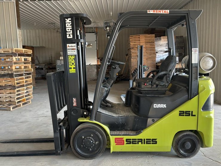 #112-•-2021-clark-s25cl-forklift-image-2