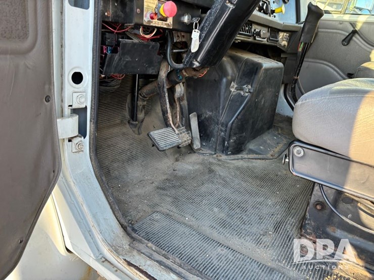 international-4900-image-62