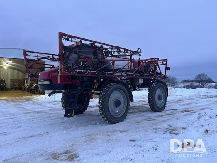 case-ih-patriot-3330-image-18