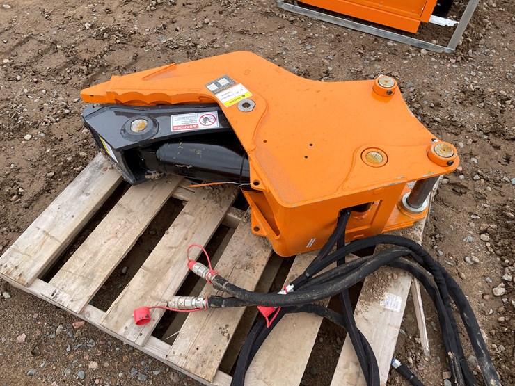 #2077-•-unused-2025-wolverine-hydraulic-clamp-attachment-image-2