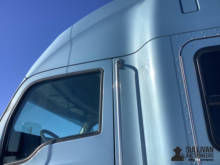 2016-kenworth-t680-image-19