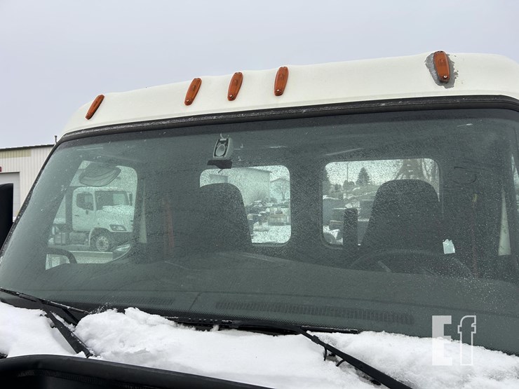 2019-freightliner-cascadia-126-image-14