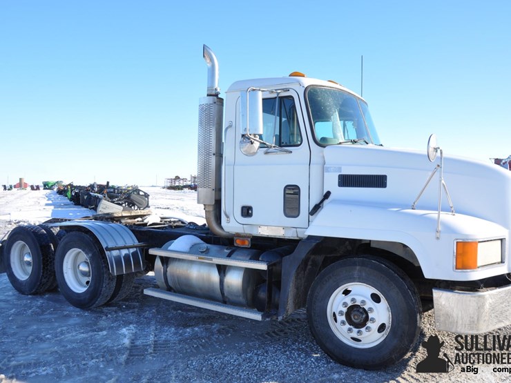 2000-mack-ch613-image-3