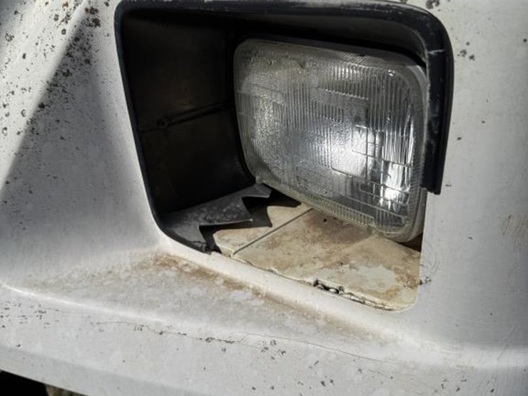 freightliner-fl70-image-16