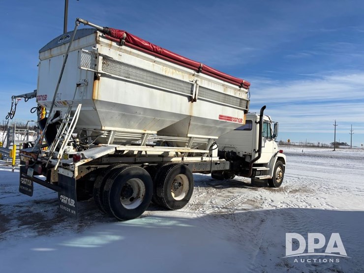 1998-freightliner-fl80-image-4