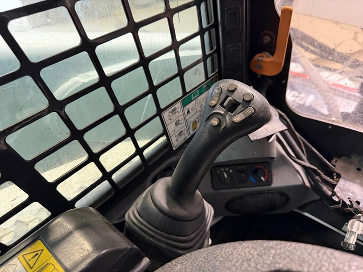 bobcat-t770-image-27