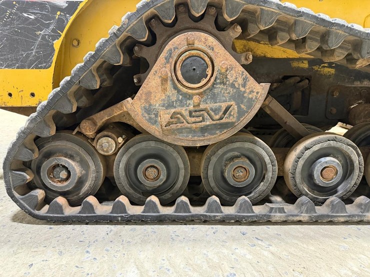 caterpillar-247b-image-17