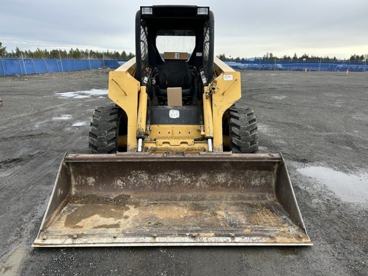 john-deere-332-image-8