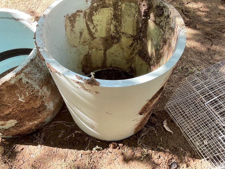 #3668-•-large-pipe-fittings-and-animal-cage-image-7