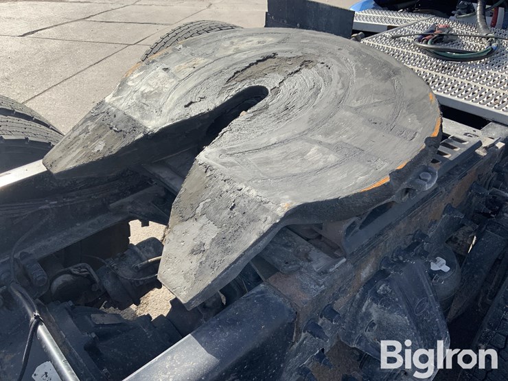 2013-peterbilt-579-image-19