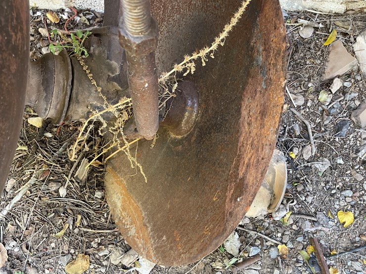 #3700-•-border-disc-image-10