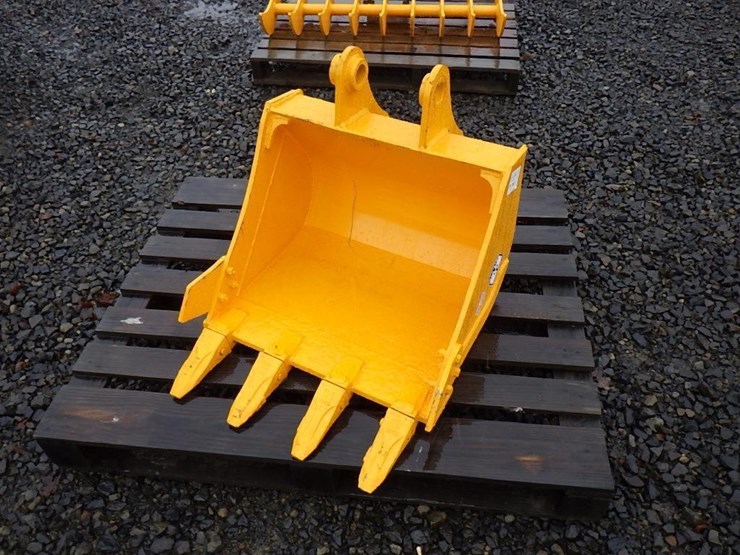 caterpillar-305-image-1