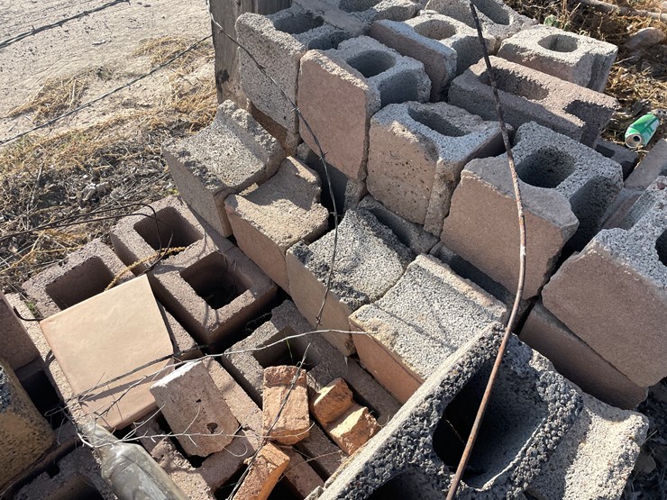 #3733-•-cinder-blocks-and-pavers-image-11