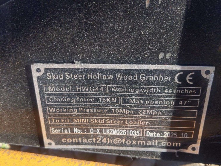 unused-mini-skid-steer-wood-grabber-model-hwg44-image-5