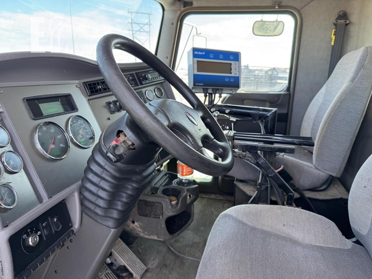 2014-kenworth-t370-image-61