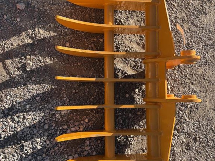 caterpillar-305-image-2